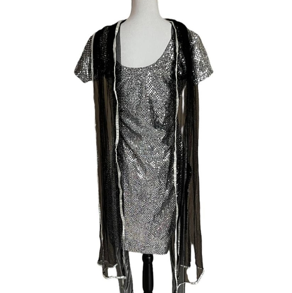 3 piece Indian Kurti Monochrome
Preloved in excellent condition - Picture 3 of 4